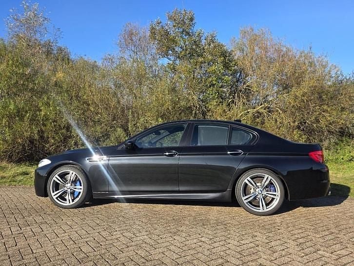 Zwart Gebruikt 2012 BMW M5 Sedan | € 28.999 (Eerlijke prijs) - Afbeelding 1/4
