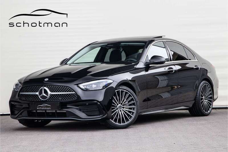 Zwart, metallic lak Gebruikt 2024 Mercedes C300 Premium Sedan | € 54.500 (Duur) - Afbeelding 1/4