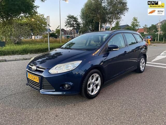 Blauw Gebruikt 2011 Ford Focus Trend Stationwagen | € 3.795 (Eerlijke prijs) - Afbeelding 1/4
