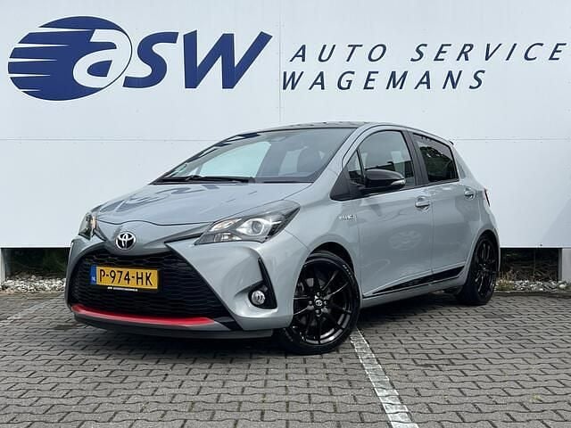 Grijs, metallic lak Gebruikt 2019 Toyota Yaris Sport Hatchback | € 16.950 (Eerlijke prijs) - Afbeelding 1/4