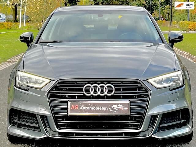 Occasion Audi A3 Sportback Design 116 PK (85 kW) 2018 Grijs Hatchback