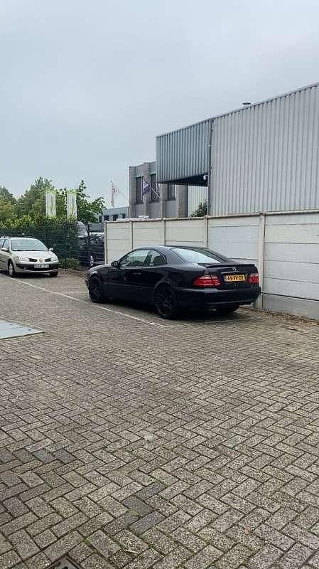 Zwart Gebruikt 2000 Mercedes CLK230 Coupé | € 3.000 (Goede deal) - Afbeelding 1/4