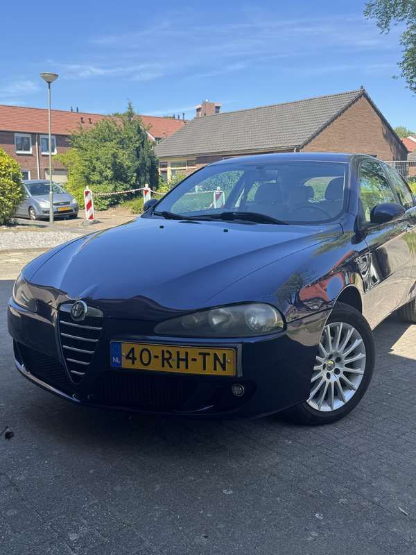 Blauw Gebruikt 2005 Alfa Romeo 147 Distinctive Hatchback | € 1.500 (Duur) - Afbeelding 1/4