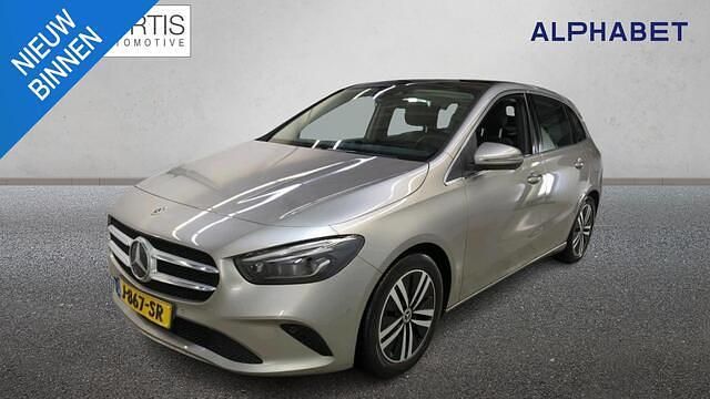 Grijs Occasion 2020 Mercedes B200 Business MPV | € 22.900 (Eerlijke prijs) - Afbeelding 1/4