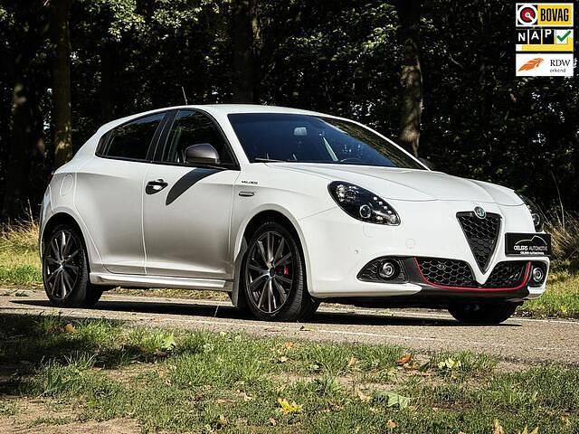 Wit Gebruikt 2017 Alfa Romeo Giulietta Veloce Hatchback | € 24.899 (Iets duurder) - Afbeelding 1/4