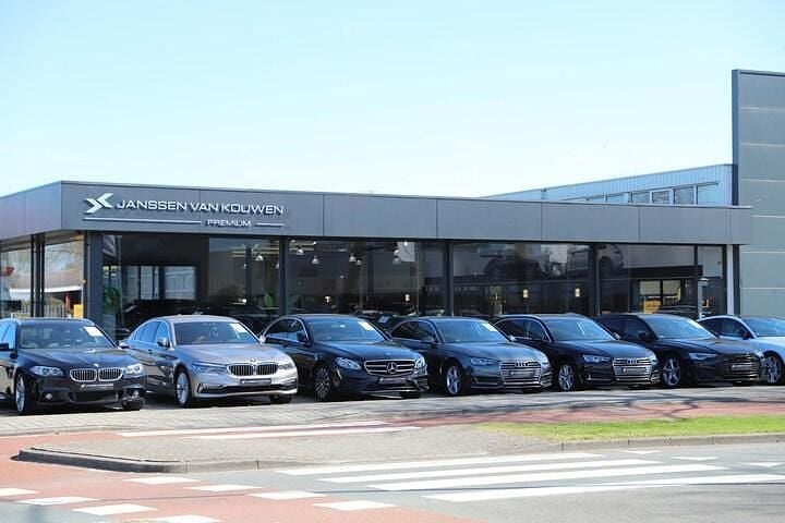 Grijs Gebruikt 2023 Citroën e-C4 Feel Sedan | € 19.400 (Goede deal) - Afbeelding 1/1