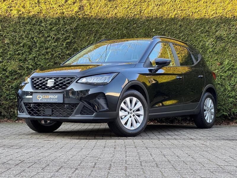 Zwart, metallic lak Gebruikt 2024 Seat Arona Business SUV | € 25.950 (Duur) - Afbeelding 1/4