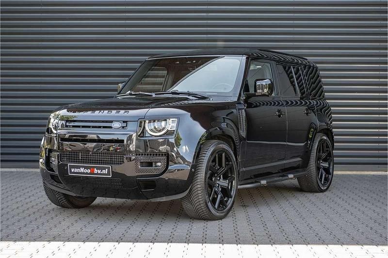 Zwart Gebruikt 2024 Land Rover Defender HSE Dynamic SUV | € 89.900 - Afbeelding 1/4