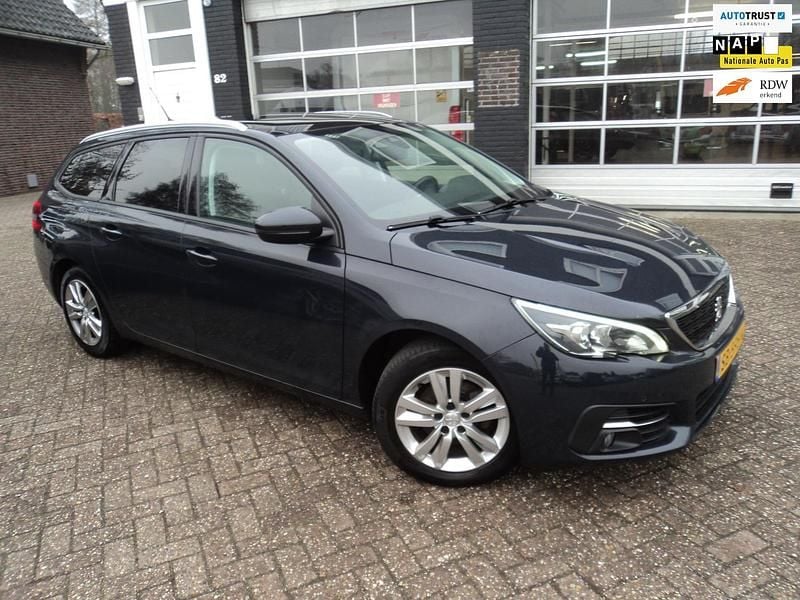 Grijs Occasion 2018 Peugeot 308 Stationwagen | € 5.950 (Super prijs) - Afbeelding 1/4