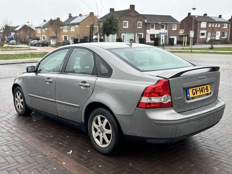 Occasion Volvo S40 Kinetic 125 PK (91 kW) 2004 Grijs Sedan