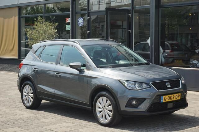 Grijs Gebruikt 2018 Seat Arona XCELLENCE SUV | € 13.980 (Eerlijke prijs) - Afbeelding 1/4