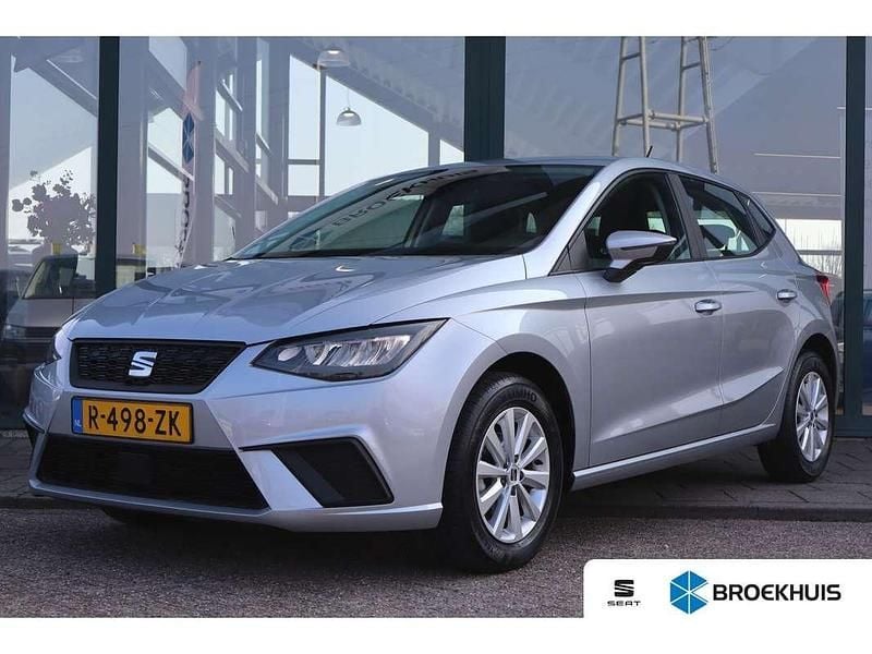 Grijs Gebruikt 2023 Seat Ibiza Style Hatchback | € 16.400 (Goede deal) - Afbeelding 1/4