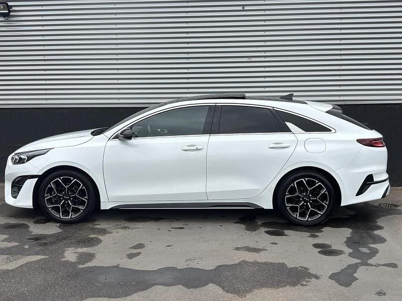Occasion Kia ProCeed GT-Line 161 PK (118 kW) 2023 Deluxe white m Hatchback