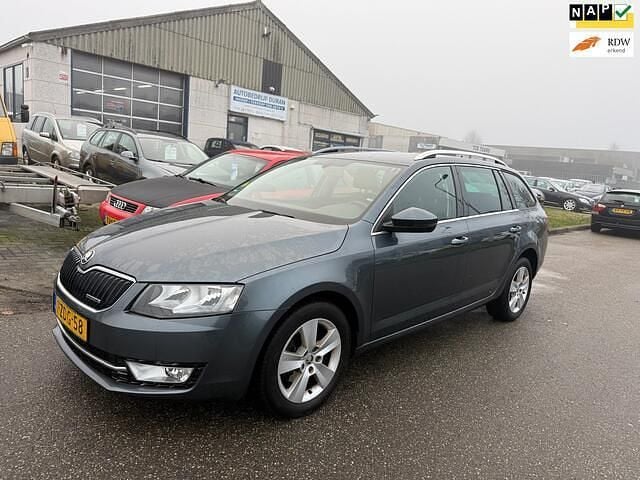 Grijs Gebruikt 2014 Skoda Octavia Business Line Stationwagen | € 4.950 (Eerlijke prijs) - Afbeelding 1/4