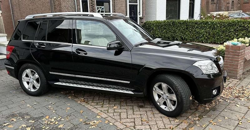 Zwart Gebruikt 2009 Mercedes GLK350 SUV | € 9.950 (Super prijs) - Afbeelding 1/4