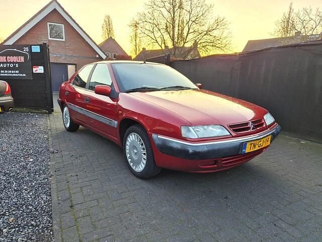 Occasion Citroën Xantia 110 PK (80 kW) 1998 Rood Hatchback
