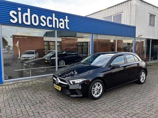 Zwart Gebruikt 2020 Mercedes A160 Business Hatchback | € 20.950 (Eerlijke prijs) - Afbeelding 1/4