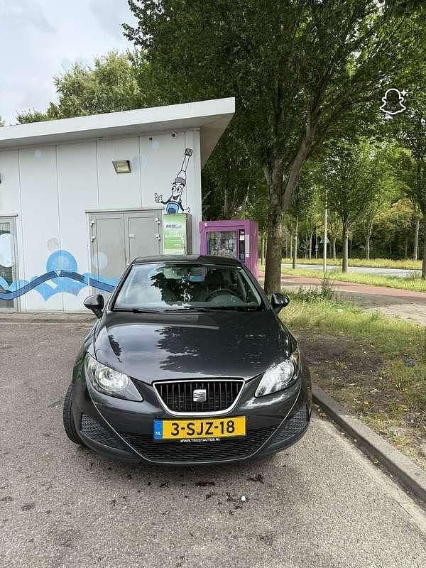 Grijs Gebruikt 2008 Seat Ibiza Reference Hatchback | € 2.500 (Goede deal) - Afbeelding 1/4