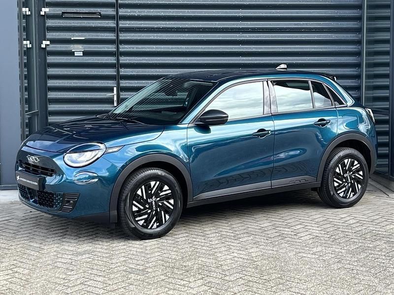 Groen Nieuw 2025 Fiat 600 Pop SUV | € 27.895 (Goede deal) - Afbeelding 1/1