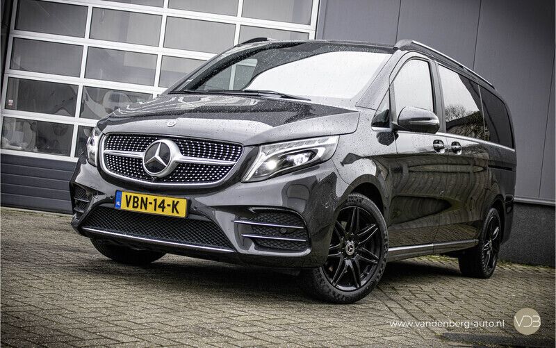 Grijs Gebruikt 2019 Mercedes V300 Avantgarde MPV | € 44.740 - Afbeelding 1/4