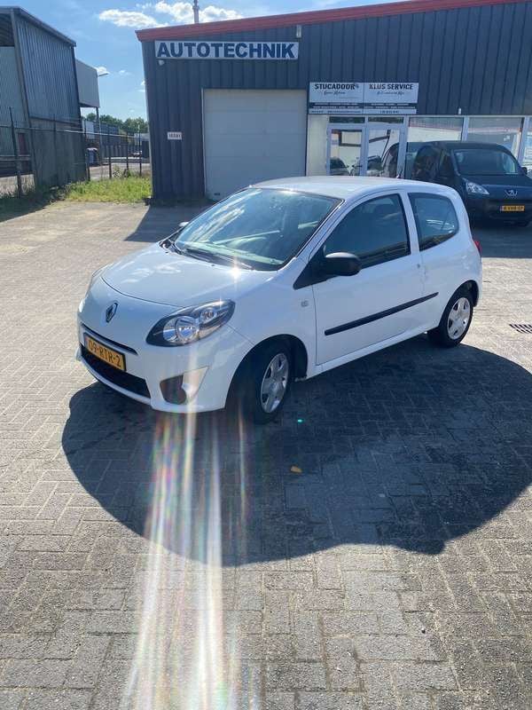 Wit Gebruikt 2011 Renault Twingo Authentique Hatchback | € 2.250 (Goede deal) - Afbeelding 1/2