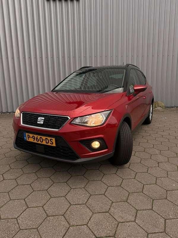 Rood Gebruikt 2018 Seat Arona Business SUV | € 13.000 (Eerlijke prijs) - Afbeelding 1/4