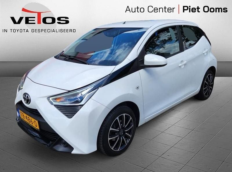 Wit Gebruikt 2018 Toyota Aygo X-play Hatchback | € 9.250 (Goede deal) - Afbeelding 1/4