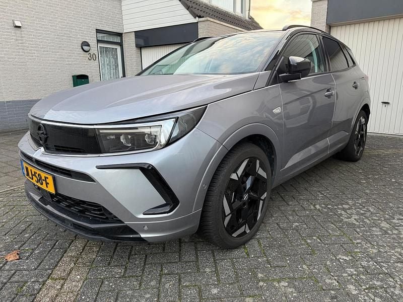 Grijs Gebruikt 2023 Opel Grandland X GSe SUV | € 25.950 (Goede deal) - Afbeelding 1/4