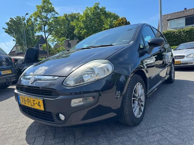 Zwart Gebruikt 2011 Fiat Punto Evo Dynamic Hatchback | € 2.499 (Eerlijke prijs) - Afbeelding 1/4