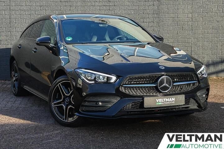 Occasion Mercedes CLA250e Shooting Brake AMG line 218 PK (160 kW) 2021 Zwart Stationwagen