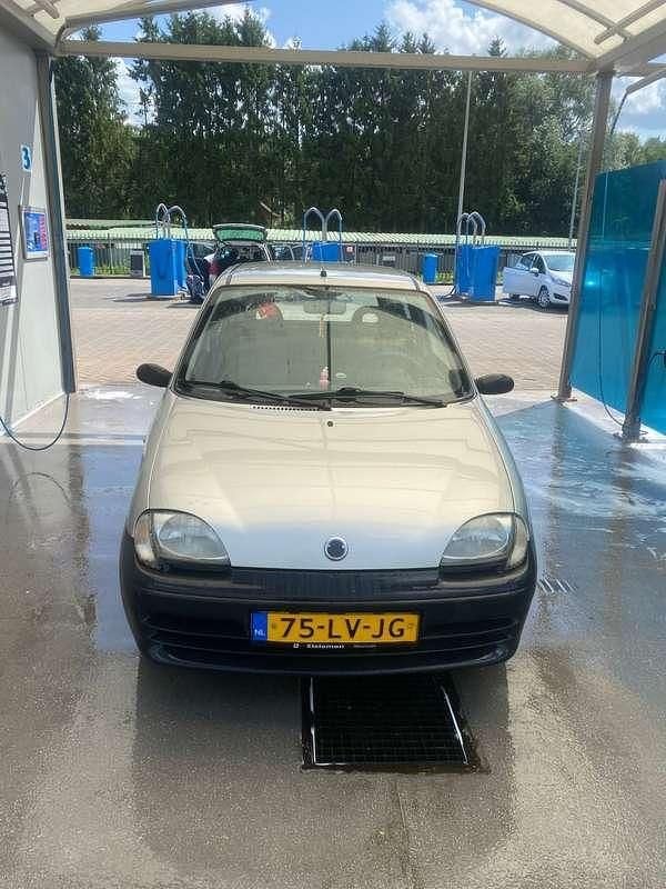 Zilver Gebruikt 2003 Fiat Seicento S Hatchback | € 500 (Goede deal) - Afbeelding 1/4