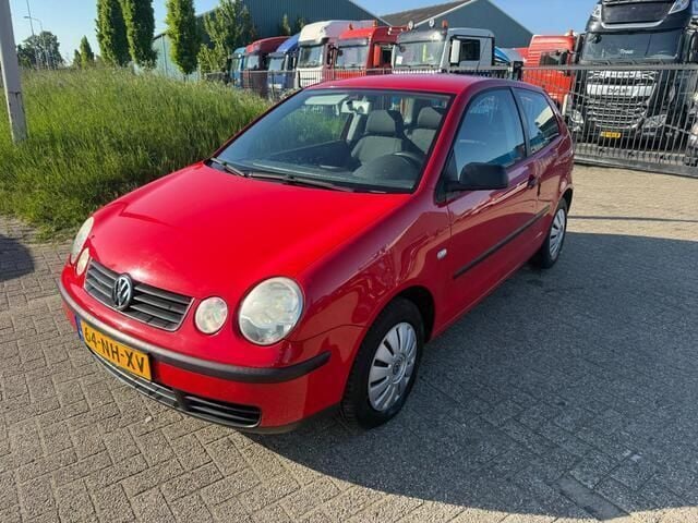 Rood Gebruikt 2003 VW Polo Hatchback | € 1.250 (Goede deal) - Afbeelding 1/4