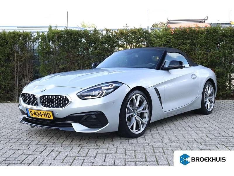 Grijs Gebruikt 2019 BMW Z4 Executive Cabriolet | € 38.900 (Eerlijke prijs) - Afbeelding 1/4