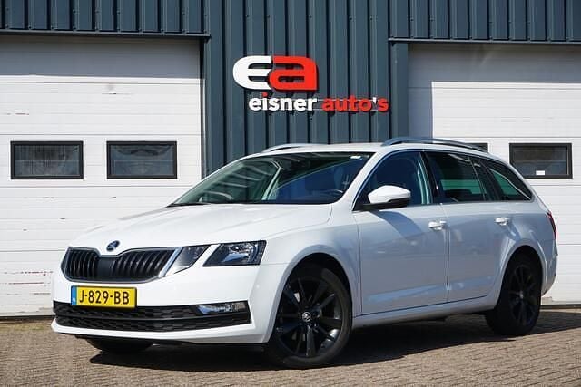 Wit Gebruikt 2020 Skoda Octavia Clever Stationwagen | € 13.899 (Goede deal) - Afbeelding 1/4