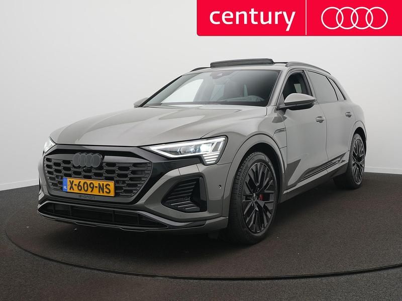 Grijs Occasion 2024 Audi Q8 e-tron Premium SUV | € 74.900 - Afbeelding 1/4