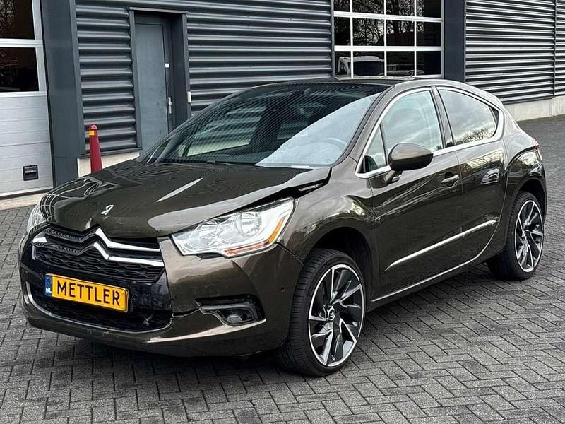 Bruin Occasion 2011 Citroën DS4 Sport Chic Hatchback | € 2.150 (Super prijs) - Afbeelding 1/4