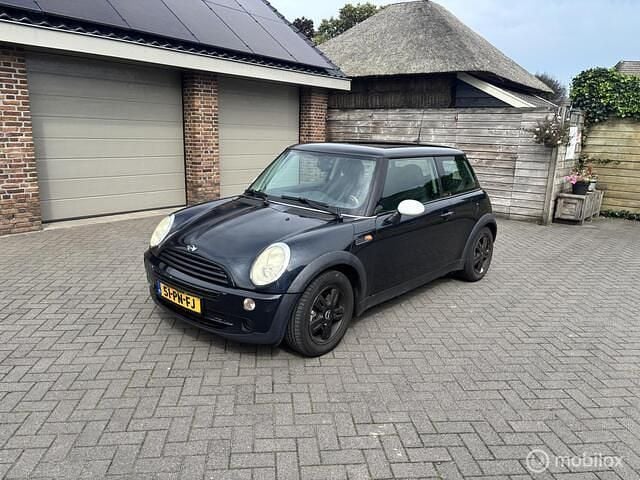 Zwart Gebruikt 2004 Mini ONE Pepper Hatchback | € 1.499 (Eerlijke prijs) - Afbeelding 1/4