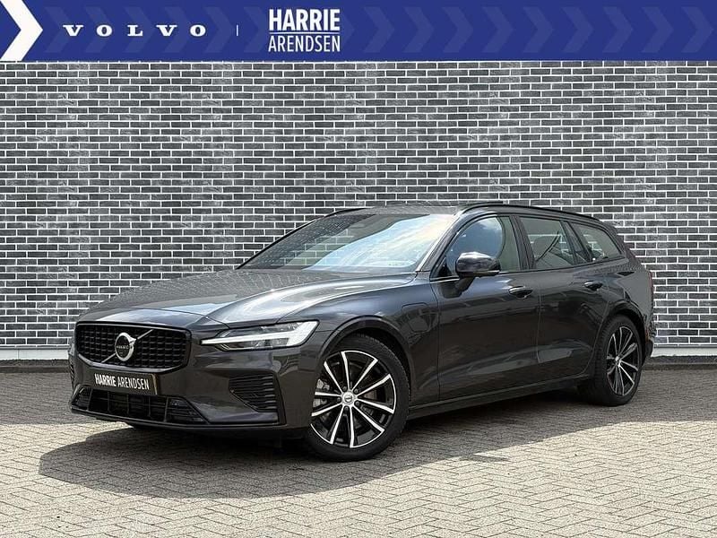 Grijs Gebruikt 2024 Volvo V60 Plus Stationwagen | € 47.899 (Duur) - Afbeelding 1/4