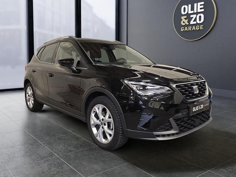 Zwart Occasion 2024 Seat Arona Business SUV | € 23.950 (Eerlijke prijs) - Afbeelding 1/4