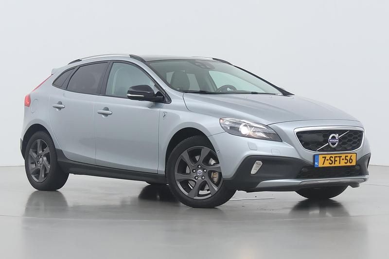 Grijs Gebruikt 2013 Volvo V40 CC Summum Stationwagen | € 22.400 (Iets duurder) - Afbeelding 1/1