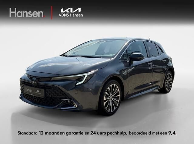 Grijs, metallic lak Gebruikt 2024 Toyota Corolla Hybrid Hatchback | € 26.945 (Super prijs) - Afbeelding 1/4