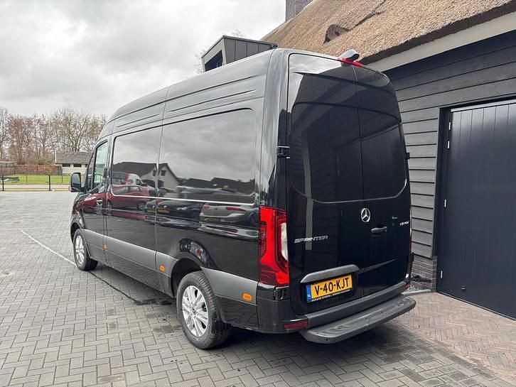 Occasion Mercedes Sprinter 190 PK (139 kW) 2024 Zwart (metallic) Van