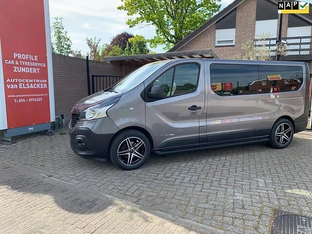 Grijs Gebruikt 2018 Renault Trafic Van | € 20.455 - Afbeelding 1/4