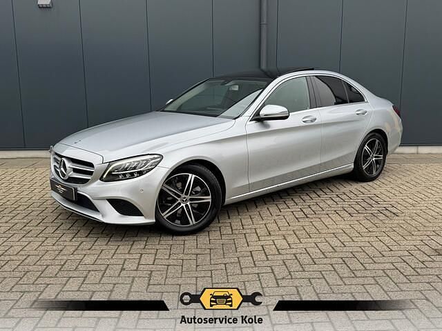 Grijs Occasion 2019 Mercedes C180 Business Sedan | € 21.440 (Super prijs) - Afbeelding 1/4