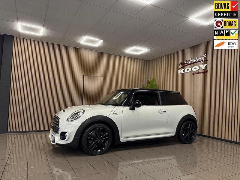 Wit Gebruikt 2015 Mini John Cooper Works Business Hatchback | € 18.720 (Goede deal) - Afbeelding 1/4