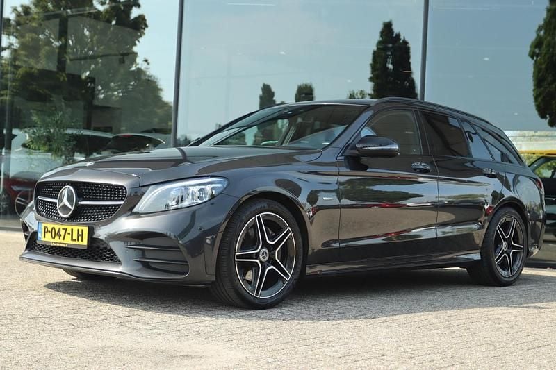 Grijs Gebruikt 2021 Mercedes C220 Premium Plus Stationwagen | € 25.900 (Super prijs) - Afbeelding 1/4