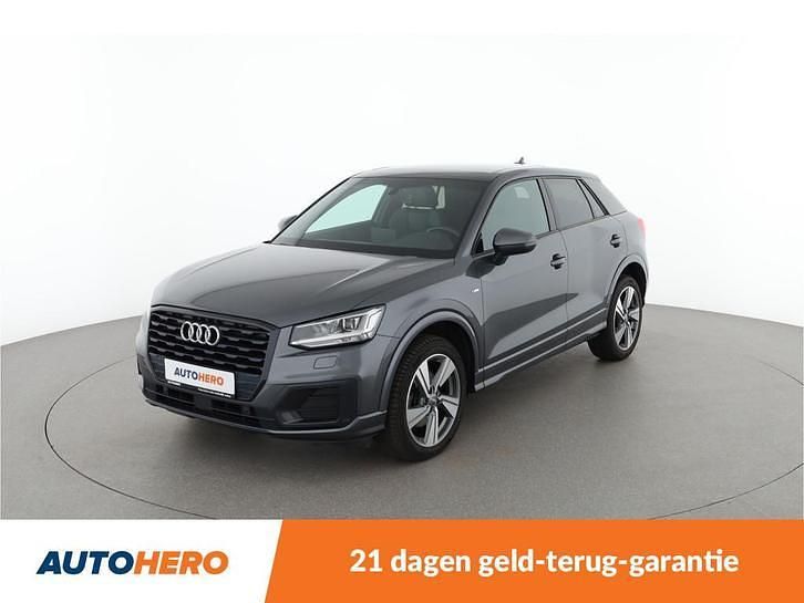 Grijs (metallic) Gebruikt 2017 Audi Q2 Sport SUV | € 20.949 (Eerlijke prijs) - Afbeelding 1/4