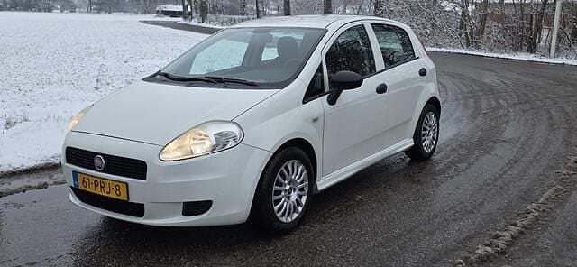Wit Occasion 2011 Fiat Grande Punto Hatchback | € 1.499 (Eerlijke prijs) - Afbeelding 1/4