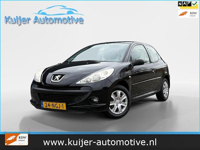 Zwart (metallic) Gebruikt 2010 Peugeot 206 Hatchback | € 2.945 - Afbeelding 1/4