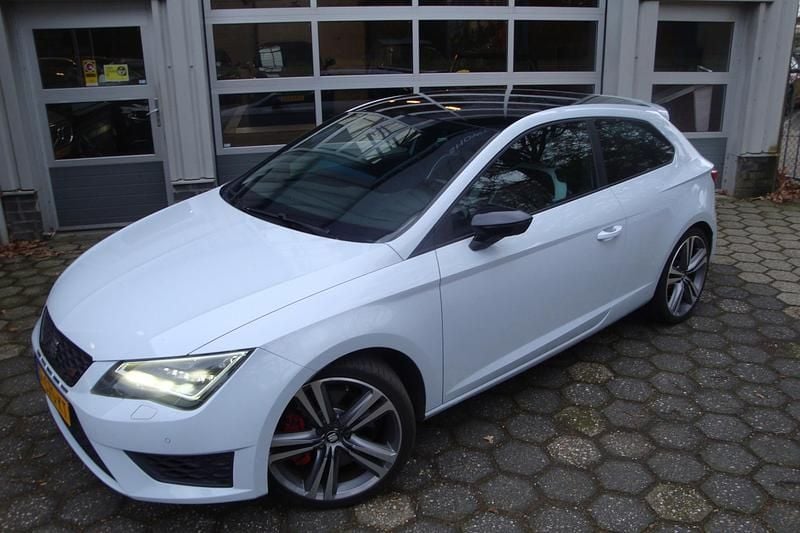 Grijs Gebruikt 2014 Cupra Leon Hatchback | € 18.150 (Eerlijke prijs) - Afbeelding 1/4